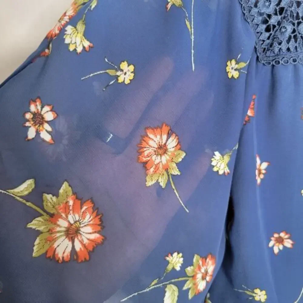Beautees Top Girls Size Medium Tie Front Sheer Lace Trim Floral Blue Batwing - Picture 4 of 10